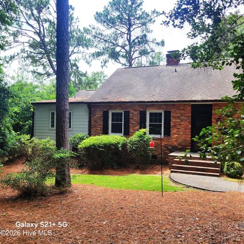 120 Country Club Circle, Southern Pines, NC 28387