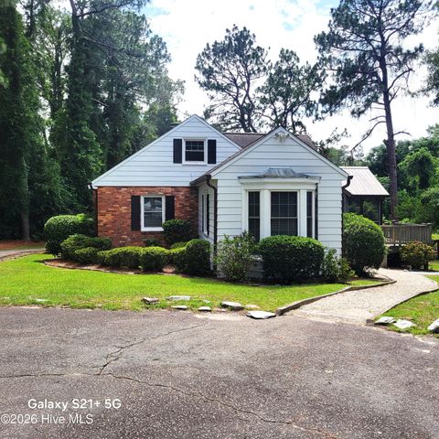 120 Country Club Circle, Southern Pines, NC 28387