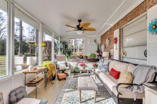 2081 Us Highway 190 E, Woodville, TX 75979