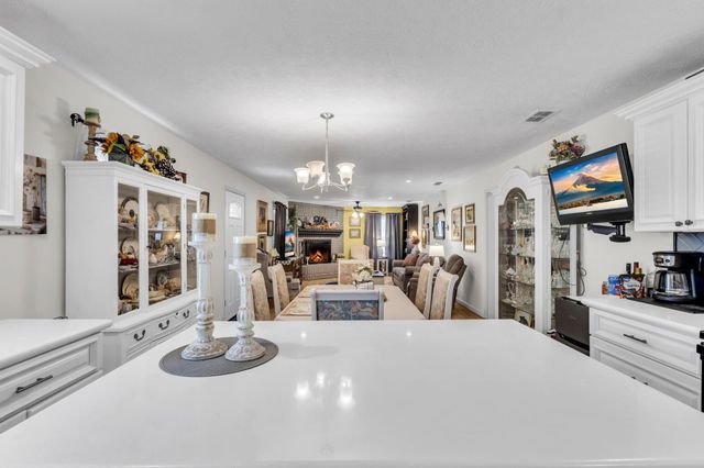 2081 Us Highway 190 E, Woodville, TX 75979