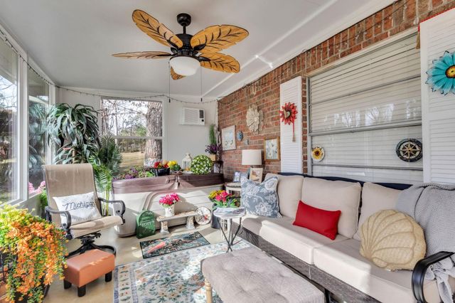 2081 Us Highway 190 E, Woodville, TX 75979