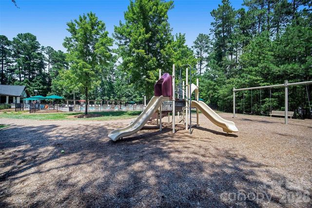 7924 Fairmeadows Drive, Charlotte, NC 28269