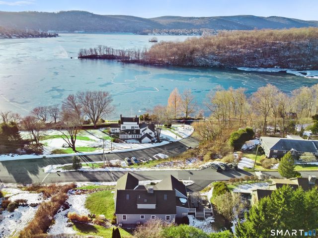 17 Meadow Lane, New Milford, CT 06776