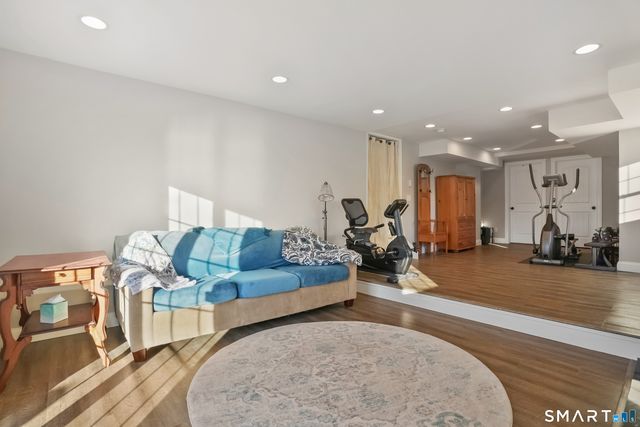 17 Meadow Lane, New Milford, CT 06776