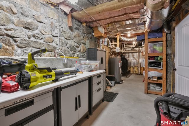 17 Meadow Lane, New Milford, CT 06776