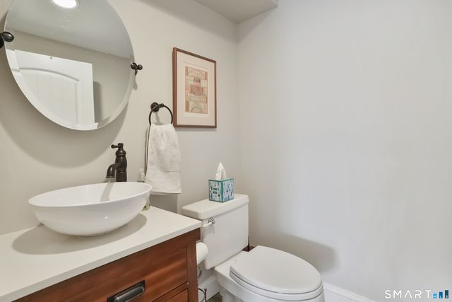 17 Meadow Lane, New Milford, CT 06776