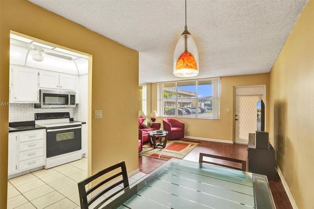 9081 Sunrise Lakes Blvd 107, Sunrise, FL 33322