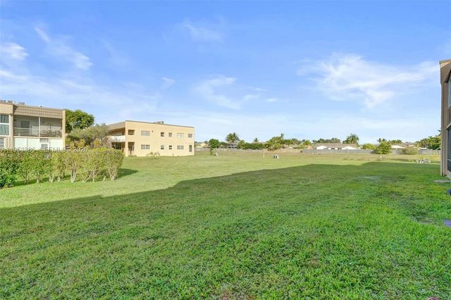 9081 Sunrise Lakes Blvd 107, Sunrise, FL 33322