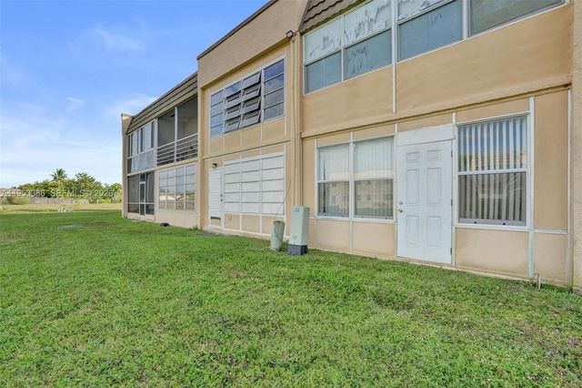 9081 Sunrise Lakes Blvd 107, Sunrise, FL 33322