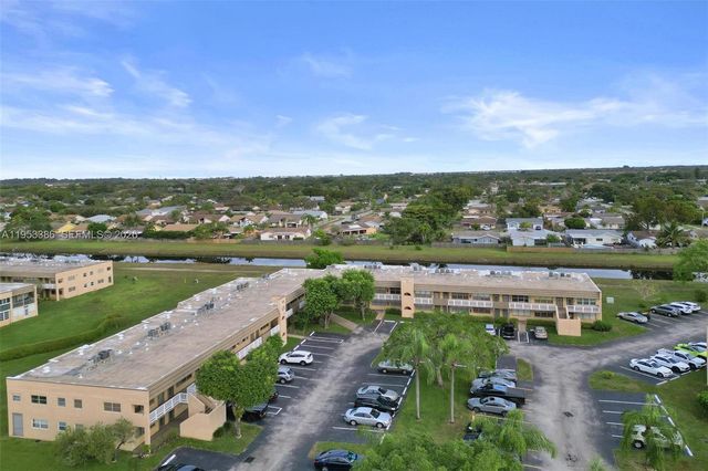 9081 Sunrise Lakes Blvd 107, Sunrise, FL 33322