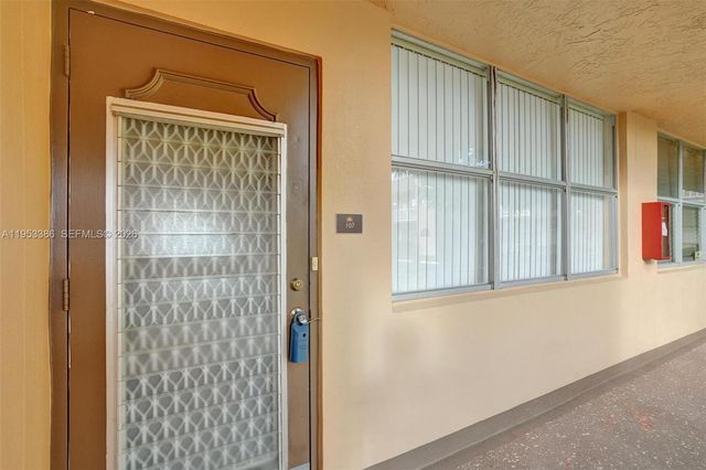 9081 Sunrise Lakes Blvd 107, Sunrise, FL 33322