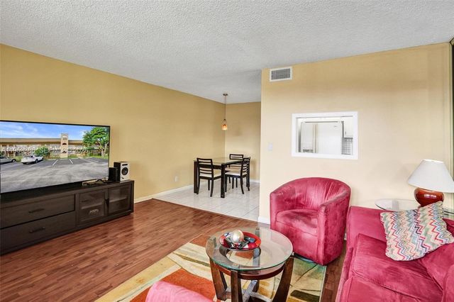 9081 Sunrise Lakes Blvd 107, Sunrise, FL 33322