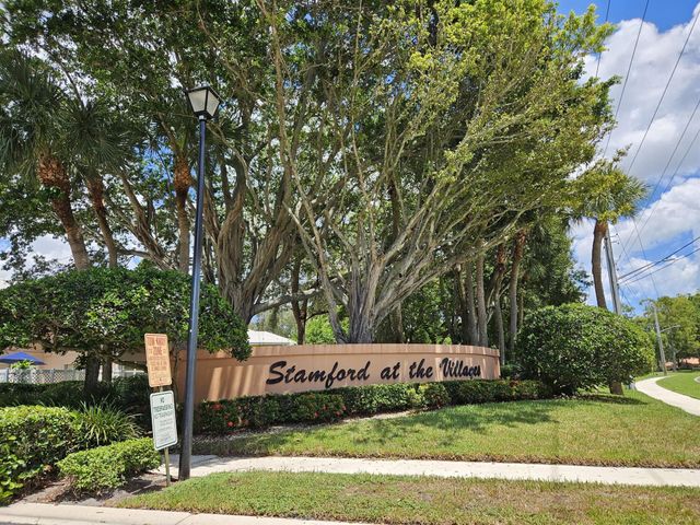 1945 Stratford Way, West Palm Beach, FL 33409