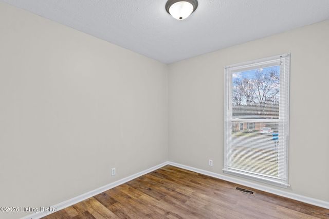 1514 Daverman Dr, La Grange, KY 40031