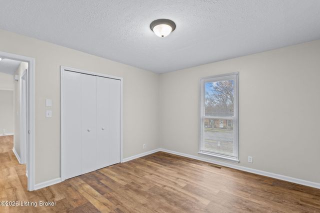 1514 Daverman Dr, La Grange, KY 40031