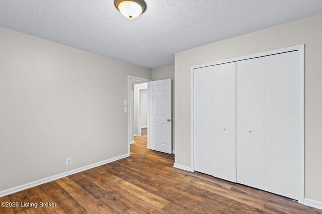 1514 Daverman Dr, La Grange, KY 40031