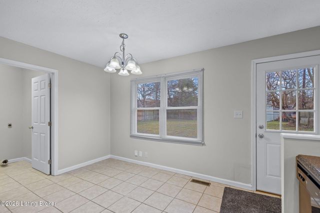 1514 Daverman Dr, La Grange, KY 40031