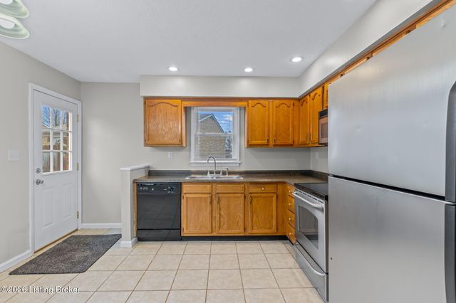 1514 Daverman Dr, La Grange, KY 40031