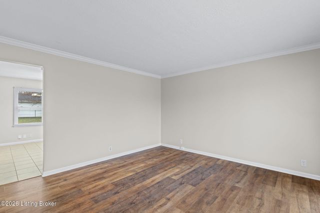 1514 Daverman Dr, La Grange, KY 40031