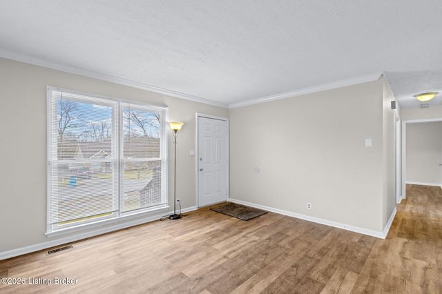 1514 Daverman Dr, La Grange, KY 40031