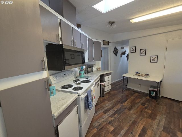 508 SHADOW RANCH Ln, Roseburg, OR 97470