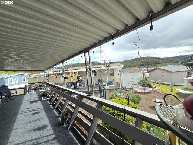 508 SHADOW RANCH Ln, Roseburg, OR 97470