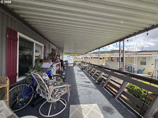 508 SHADOW RANCH Ln, Roseburg, OR 97470