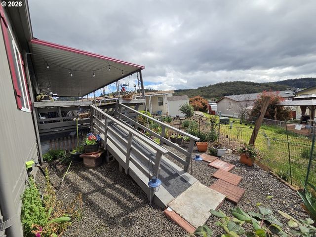 508 SHADOW RANCH Ln, Roseburg, OR 97470