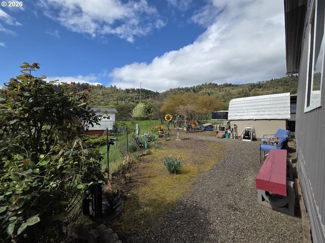 508 SHADOW RANCH Ln, Roseburg, OR 97470