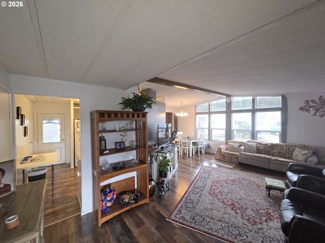 508 SHADOW RANCH Ln, Roseburg, OR 97470