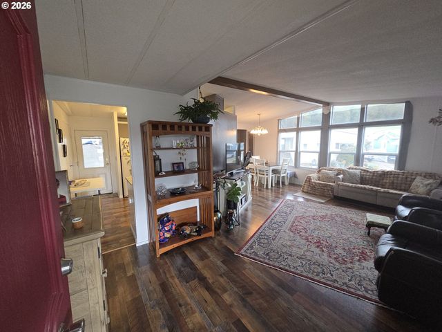 508 SHADOW RANCH Ln, Roseburg, OR 97470