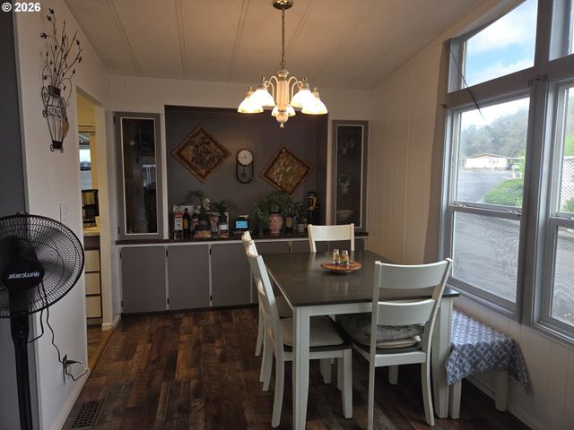 508 SHADOW RANCH Ln, Roseburg, OR 97470