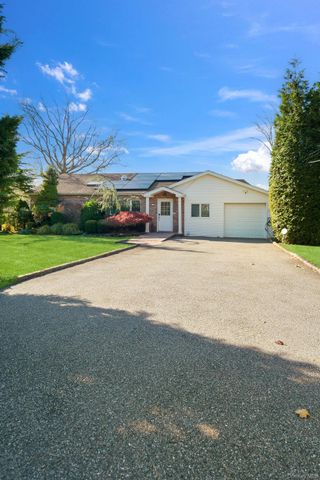 72 Lake End Road, Merrick, NY 11566