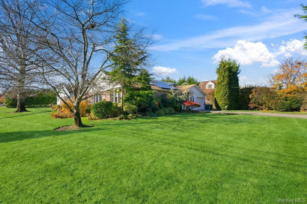 72 Lake End Road, Merrick, NY 11566