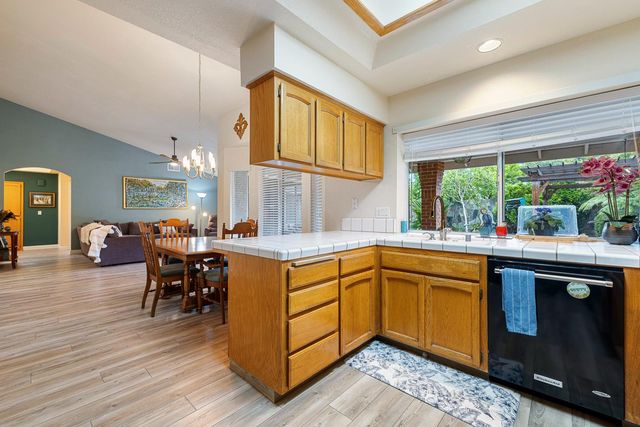 7587 N Spalding Avenue, Fresno, CA 93720