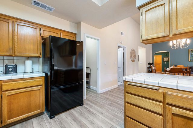 7587 N Spalding Avenue, Fresno, CA 93720
