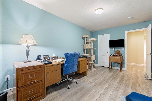 7587 N Spalding Avenue, Fresno, CA 93720