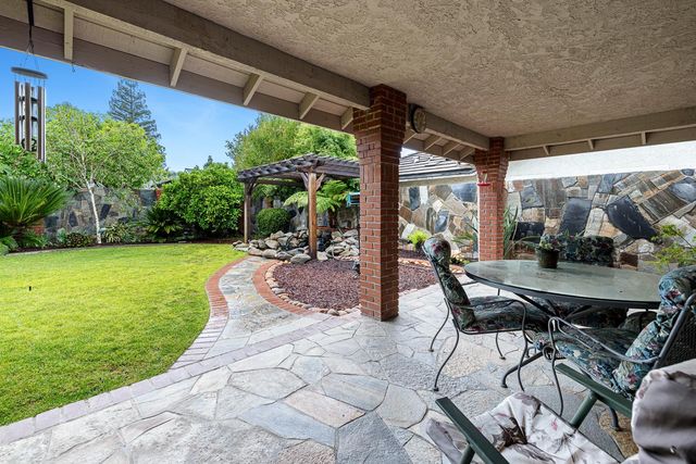 7587 N Spalding Avenue, Fresno, CA 93720