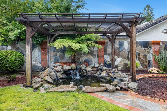 7587 N Spalding Avenue, Fresno, CA 93720