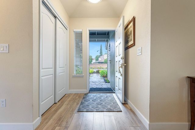 7587 N Spalding Avenue, Fresno, CA 93720