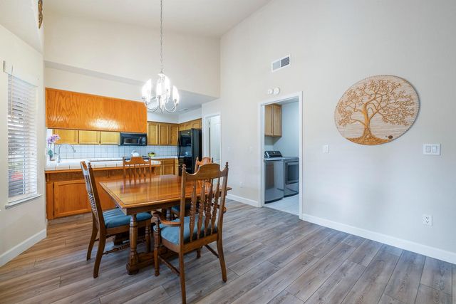 7587 N Spalding Avenue, Fresno, CA 93720