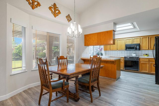 7587 N Spalding Avenue, Fresno, CA 93720