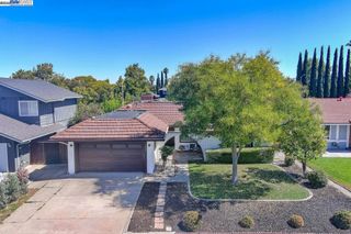 1059 Lakehurst Rd, Livermore, CA 94551