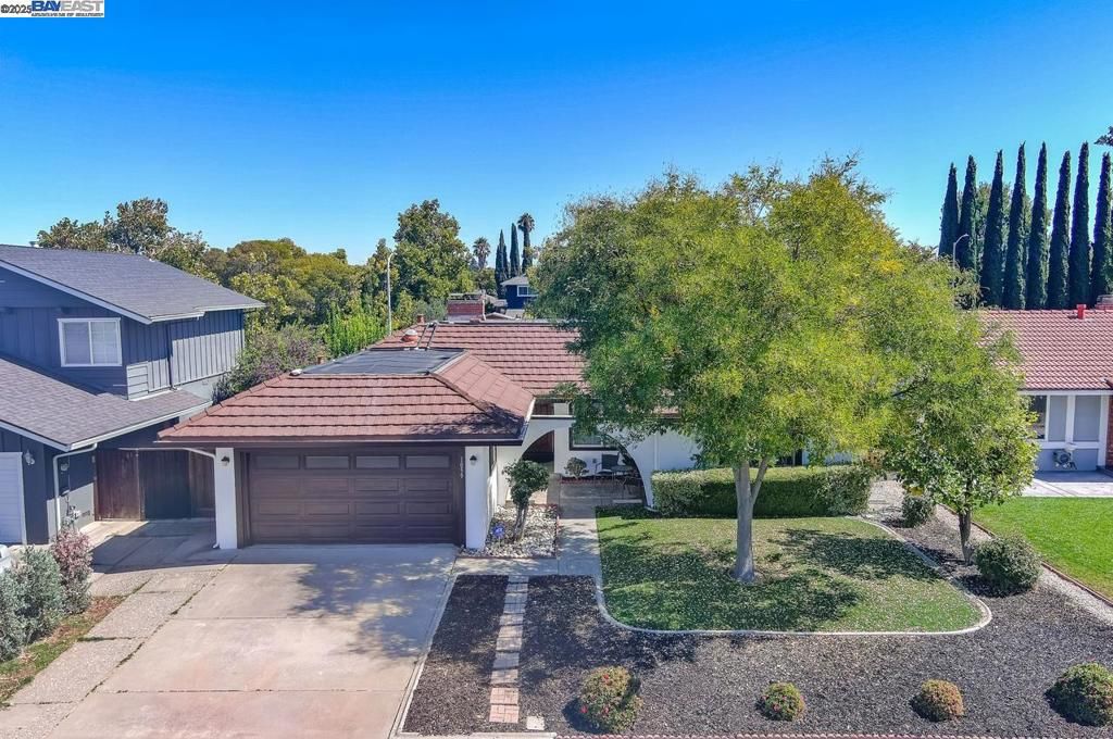 1059 Lakehurst Rd, Livermore, CA 94551