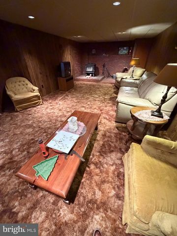 413 RIDGE AVENUE, Waynesboro, PA 17268