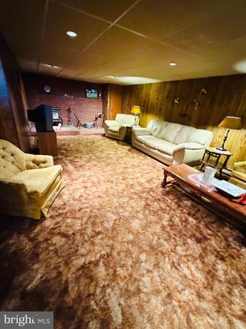 413 RIDGE AVENUE, Waynesboro, PA 17268