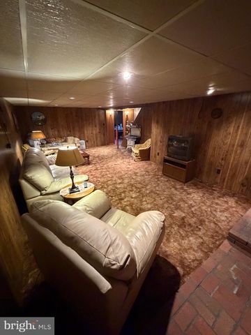 413 RIDGE AVENUE, Waynesboro, PA 17268