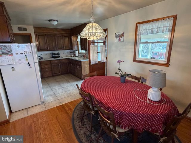 413 RIDGE AVENUE, Waynesboro, PA 17268