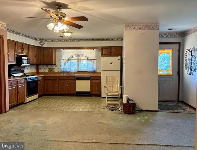 401 MARSDEN AVE, Essington, PA 19029