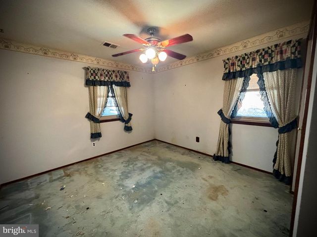 401 MARSDEN AVE, Essington, PA 19029